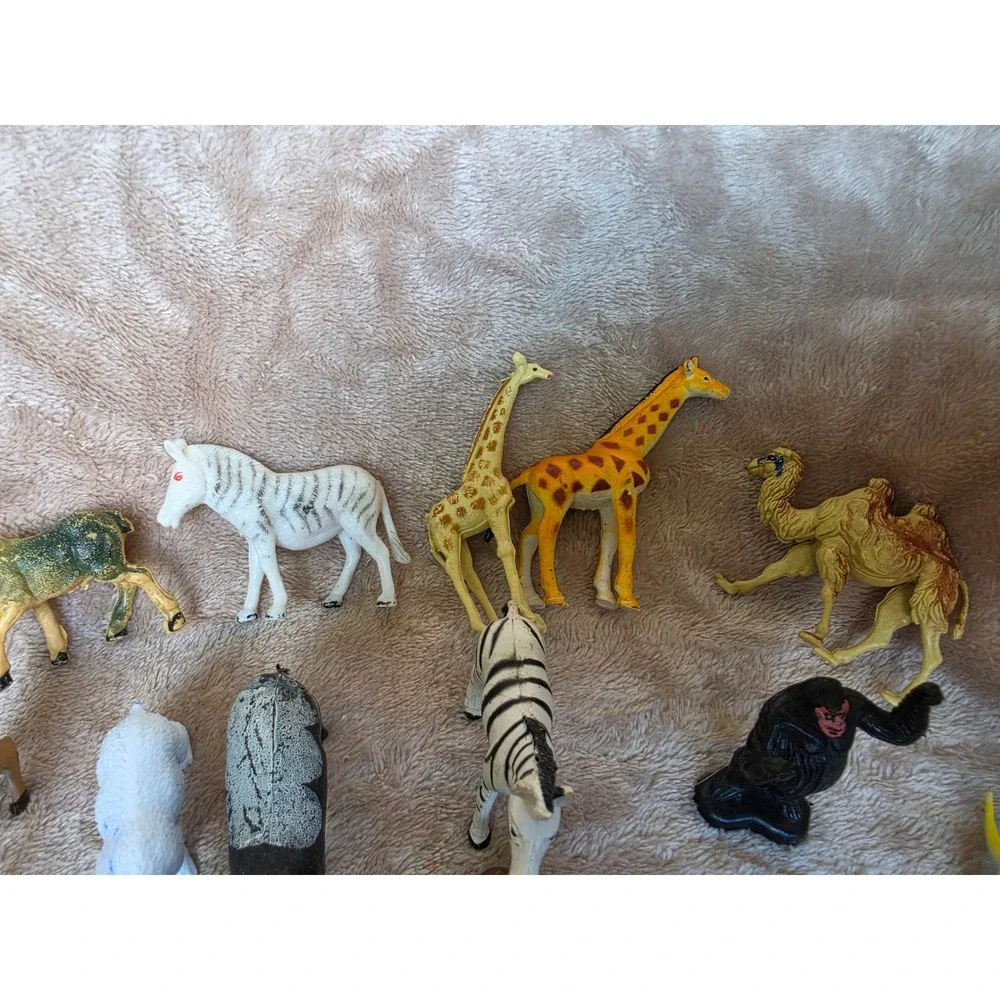Vintage Plastic Animal Figurines Lot Safari Zoo Wildlife Toys 25+ Pieces